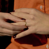 Alliance Vague texturée - Or 18 carats