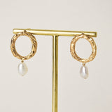 Madga pearl earrings