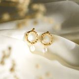 Madga pearl earrings
