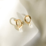 Madga pearl earrings