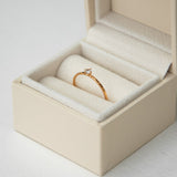 Solitaire martelé Maria - Or 18 carats