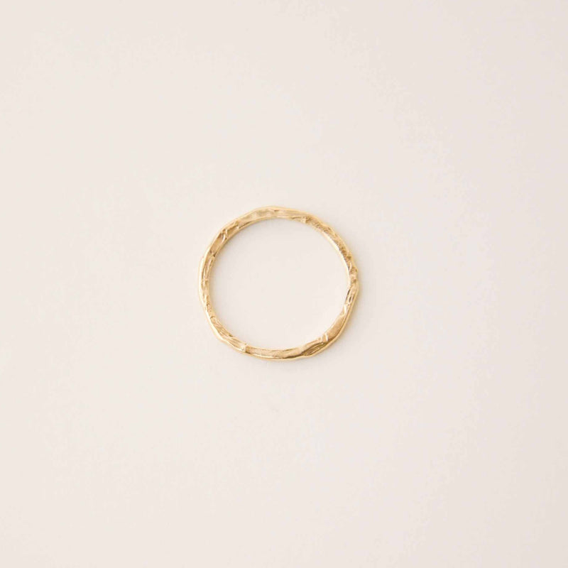 Alliance texturée 1,5mm - Or 18 carats