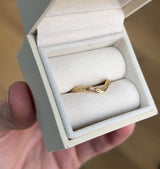 Alliance Vague texturée - Or 18 carats